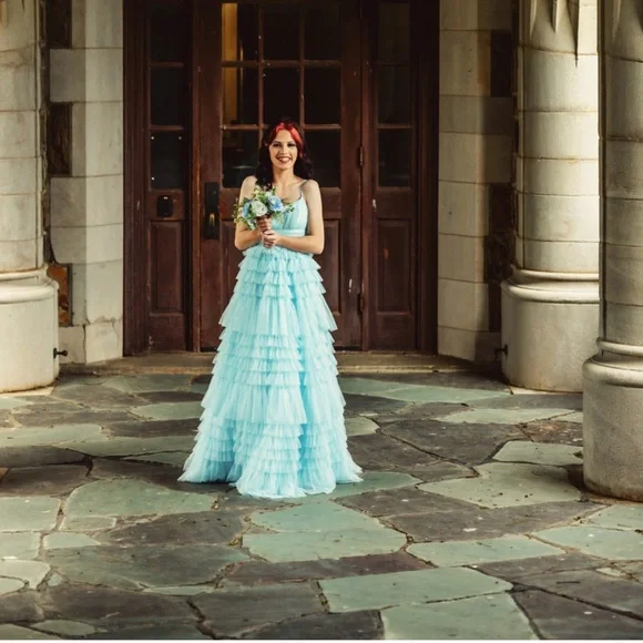 Elegant Light Blue Tiered Chiffon Evening Dress - Women